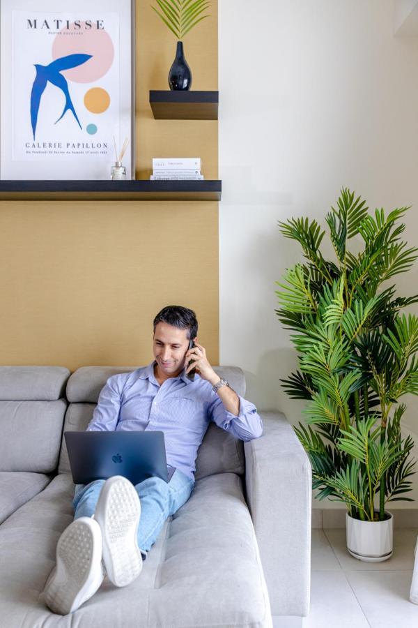 Apartamento Unlock Metropolis Business Bay Dubái Exterior foto