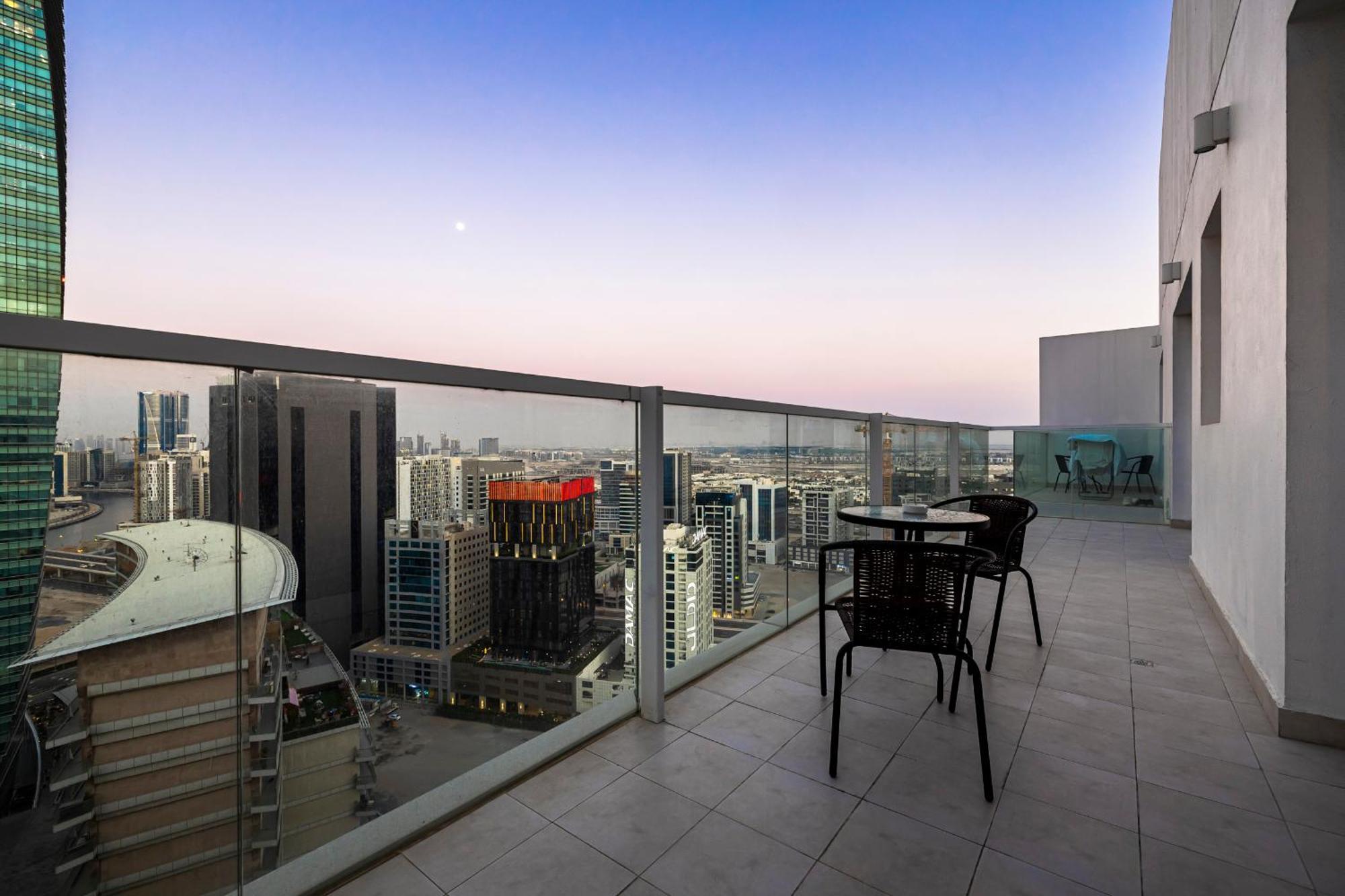 Apartamento Unlock Metropolis Business Bay Dubái Habitación foto